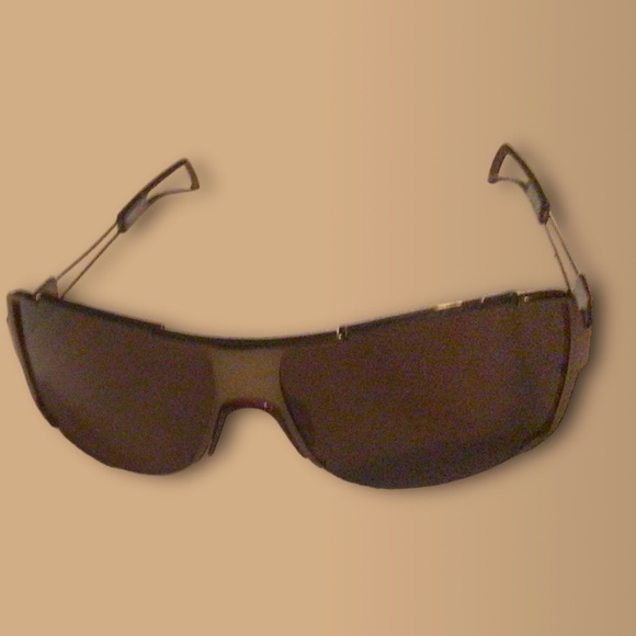 Authentic Burberry - Picture 1 of 7